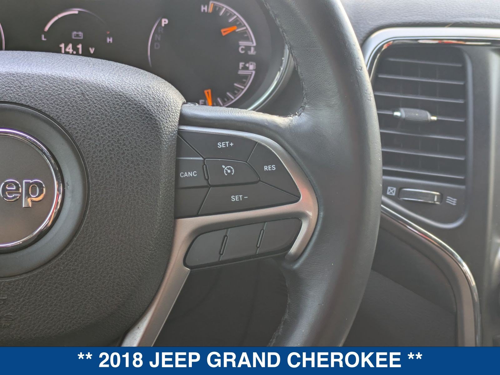 Used 2018 Jeep Grand Cherokee Laredo RWD image 26
