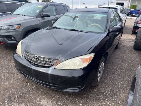 Used 2004 Toyota Camry LE image 2