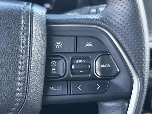 Used 2025 Toyota 4Runner TRD Off-Road image 23