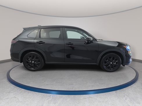 Certified 2025 Honda HR-V Sport image 4