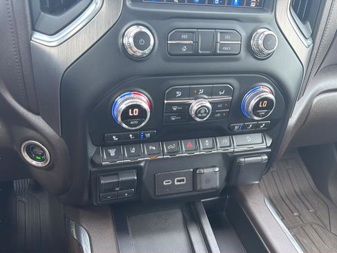 Used 2022 GMC Sierra 2500 Denali AWD/4WD image 27