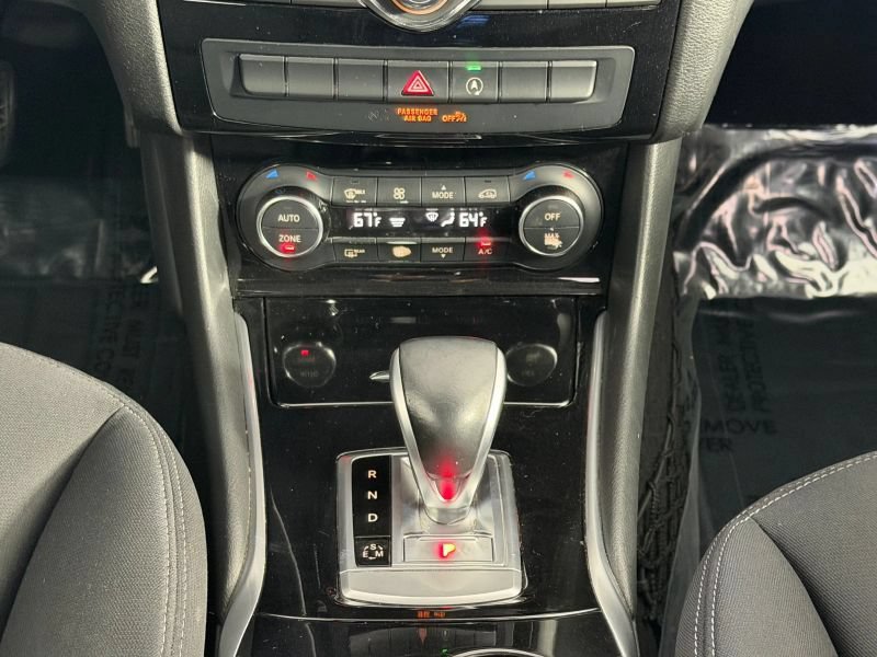 Used 2017 INFINITI QX30 FWD image 74
