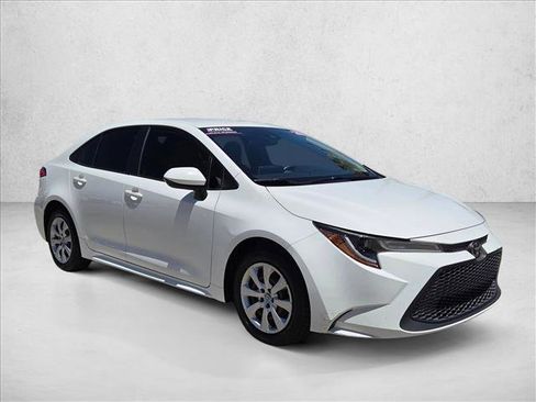 Certified 2020 Toyota Corolla LE FWD image 3