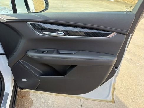 Used 2021 Cadillac XT6 Premium Luxury image 23