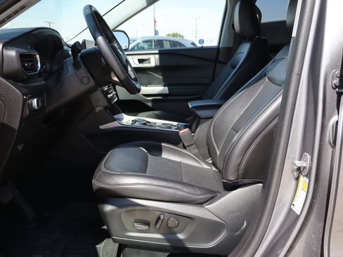 Used 2022 Ford Explorer Limited w/ Hybrid Equipment Group 310A image 10