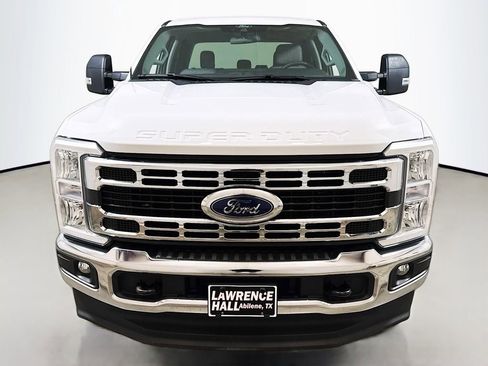 Used 2025 Ford F350 XLT AWD/4WD image 2