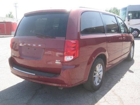 Used 2016 Dodge Grand Caravan SXT FWD image 5
