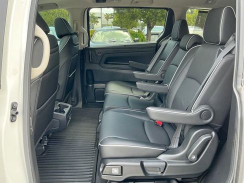 New 2026 Honda Odyssey Touring image 9