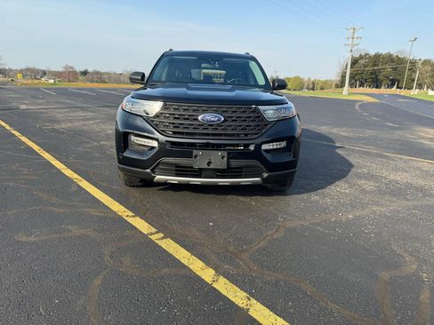Used 2020 Ford Explorer XLT w/ Equipment Group 202A image 7