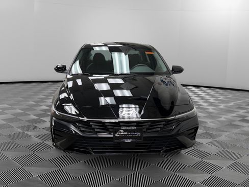 Used 2024 Hyundai Elantra SEL w/ Convenience Package image 8