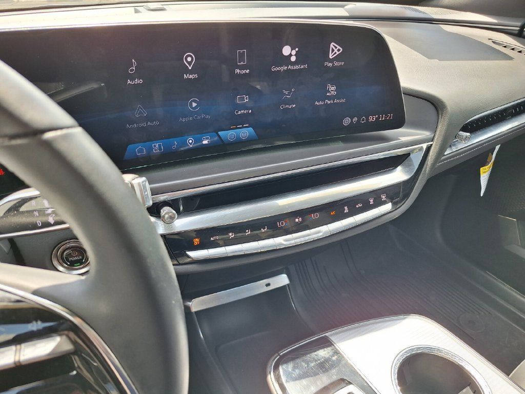 Certified 2024 Cadillac Lyriq Tech w/ Driver Assist Package AWD/4WD image 15