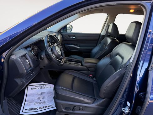 Used 2022 Nissan Pathfinder SL w/ Lighting Package (N92) image 23