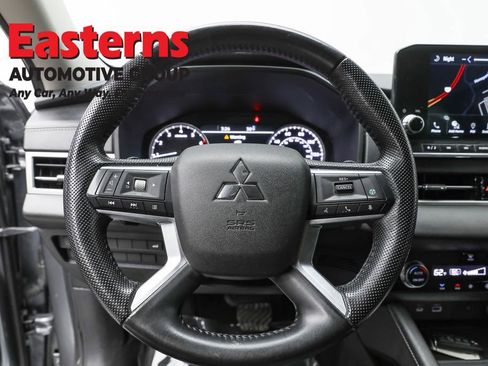 Used 2022 Mitsubishi Outlander SEL image 10