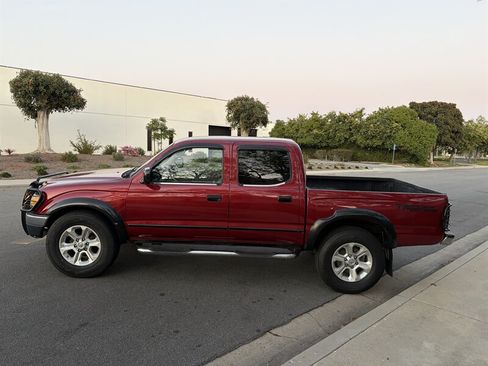 Used 2002 Toyota Tacoma PreRunner RWD image 8
