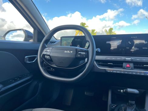 Used 2025 Kia K4 FWD image 48