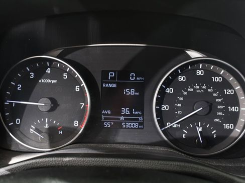 Used 2017 Hyundai Elantra SE image 25