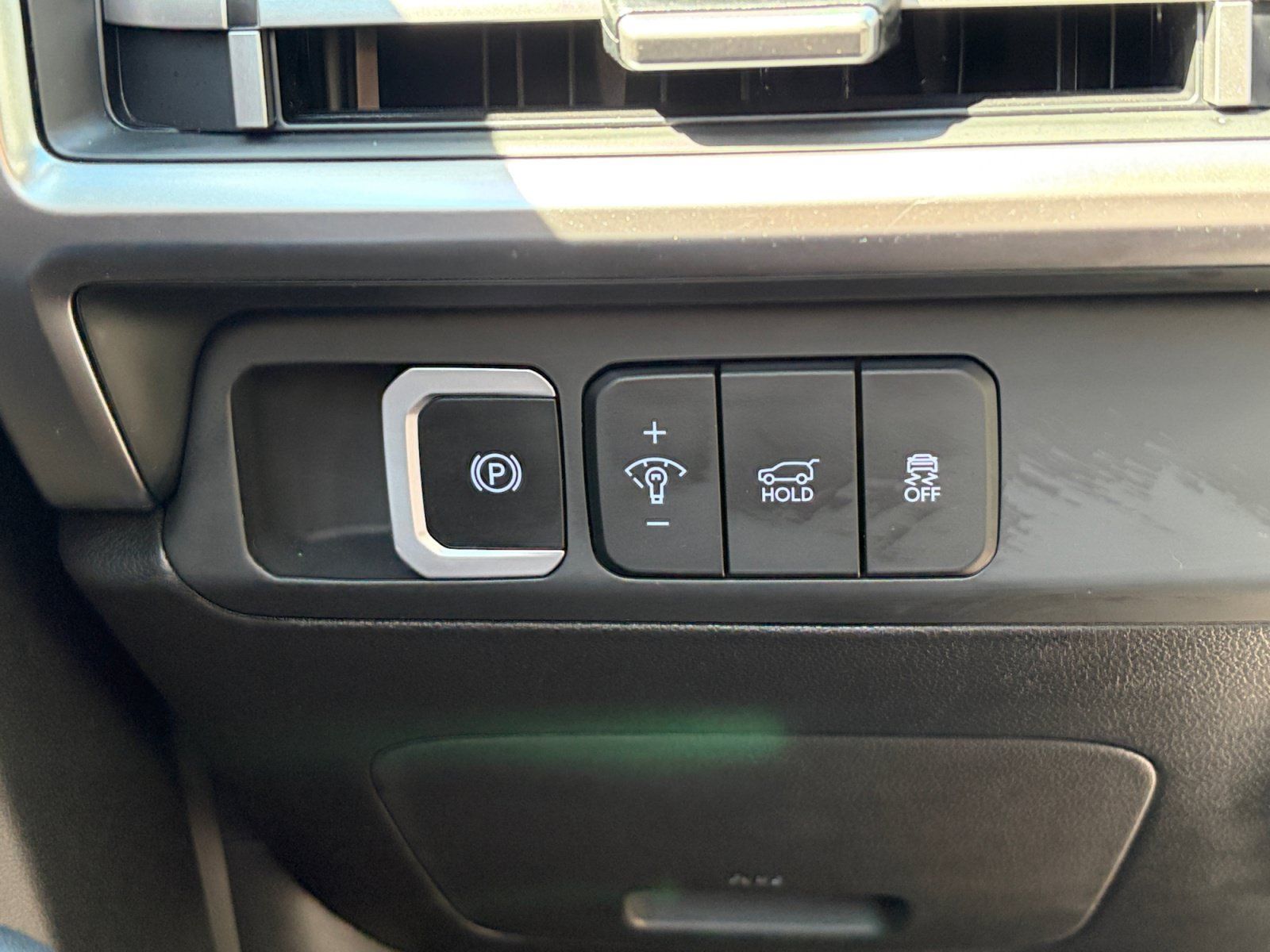 Certified 2025 Hyundai Santa Fe SE AWD/4WD image 12