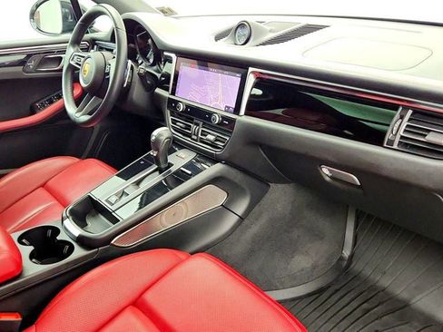 Used 2023 Porsche Macan AWD/4WD image 24
