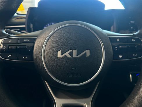Used 2022 Kia K5 LXS FWD image 23