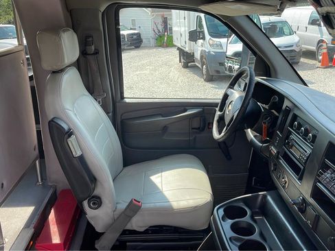 Used 2015 Chevrolet Express 3500 w/ Shuttle Bus Package image 15