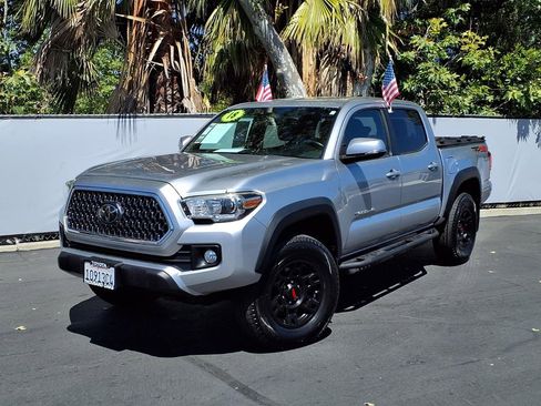 Certified 2018 Toyota Tacoma TRD Off-Road w/ Technology Package AWD/4WD image 24