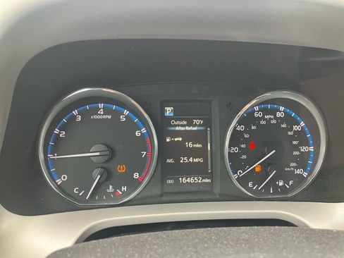 Used 2016 Toyota RAV4 XLE AWD/4WD image 14