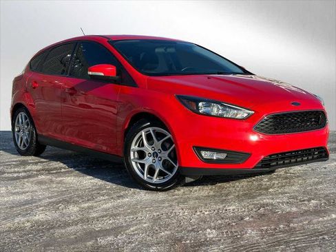 Used 2015 Ford Focus SE w/ Equipment Group 201A image 1