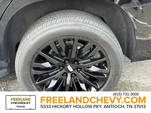 Used 2023 Cadillac Escalade Premium Luxury image 11