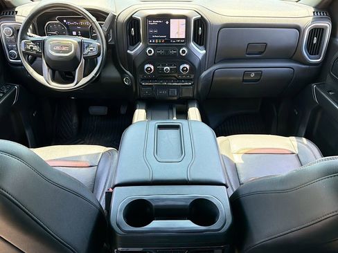 Used 2020 GMC Sierra 2500 AT4 w/ AT4 Premium Package AWD/4WD image 23