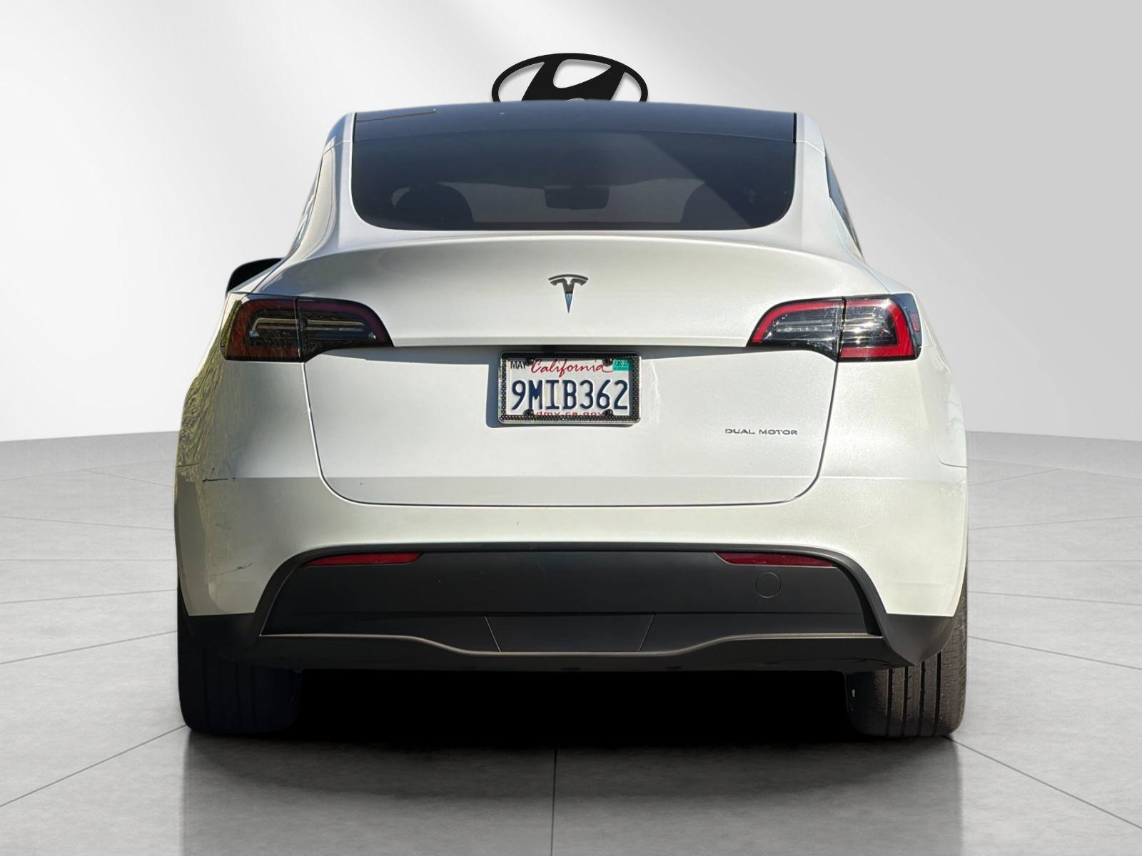 Used 2024 Tesla Model Y Long Range AWD/4WD image 4