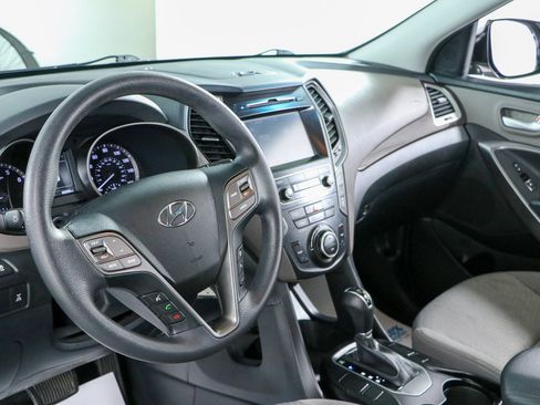 Used 2017 Hyundai Santa Fe SE w/ Cargo Package AWD/4WD image 22