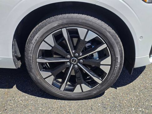 Certified 2026 Volvo XC60 B5 Plus w/ Protection Package Premier AWD/4WD image 9