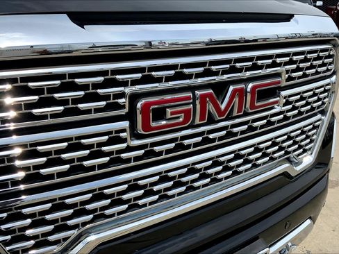 Used 2022 GMC Sierra 1500 Denali w/ Denali Premium Package AWD/4WD image 30