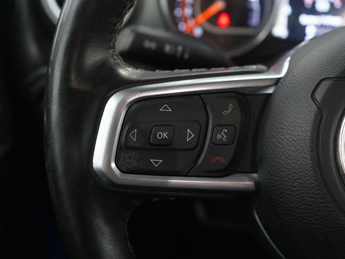 Used 2022 Jeep Wrangler Unlimited Sahara w/ Dual Top Group AWD/4WD image 26