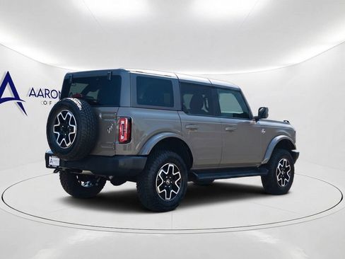 Used 2025 Ford Bronco Outer Banks AWD/4WD image 4