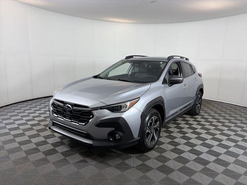 Used 2024 Subaru Crosstrek 2.0i Premium image 2