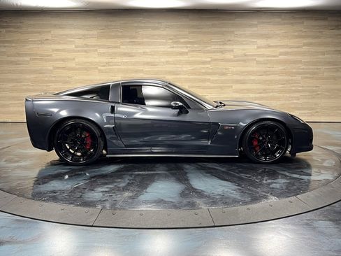 Used 2013 Chevrolet Corvette Z06 w/ 3LZ Preferred Equipment Group image 16