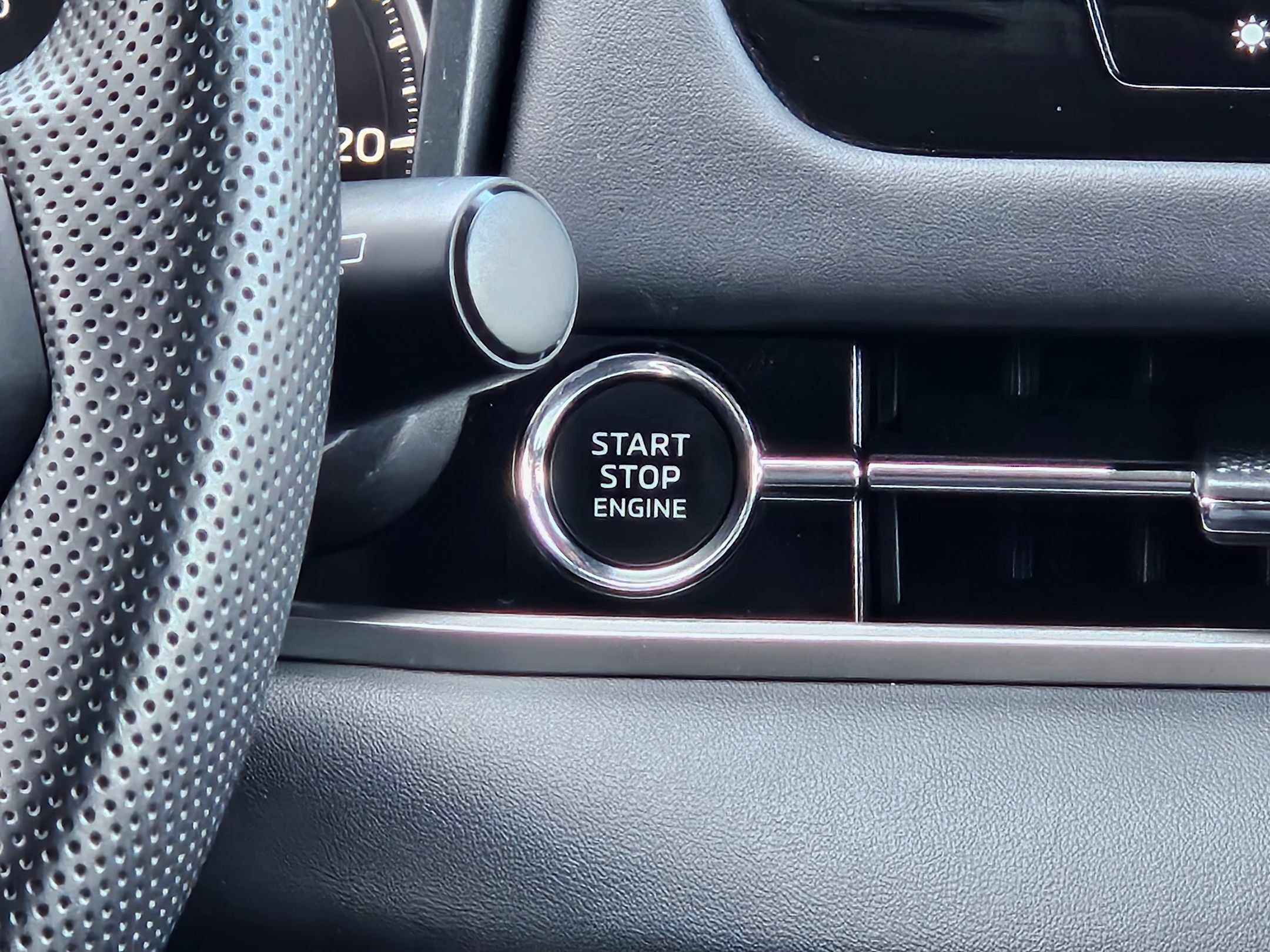 Used 2025 Mitsubishi Outlander SE AWD/4WD image 14