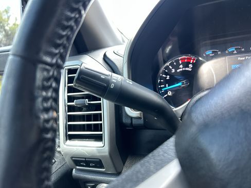 Used 2017 Ford F250 Lariat w/ Lariat Ultimate Package AWD/4WD image 29