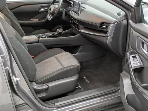 Used 2024 Nissan Rogue SV image 22