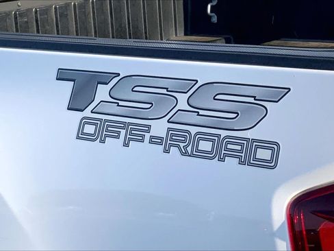 Used 2019 Toyota Tacoma SR w/ SR Convenience Package RWD image 10
