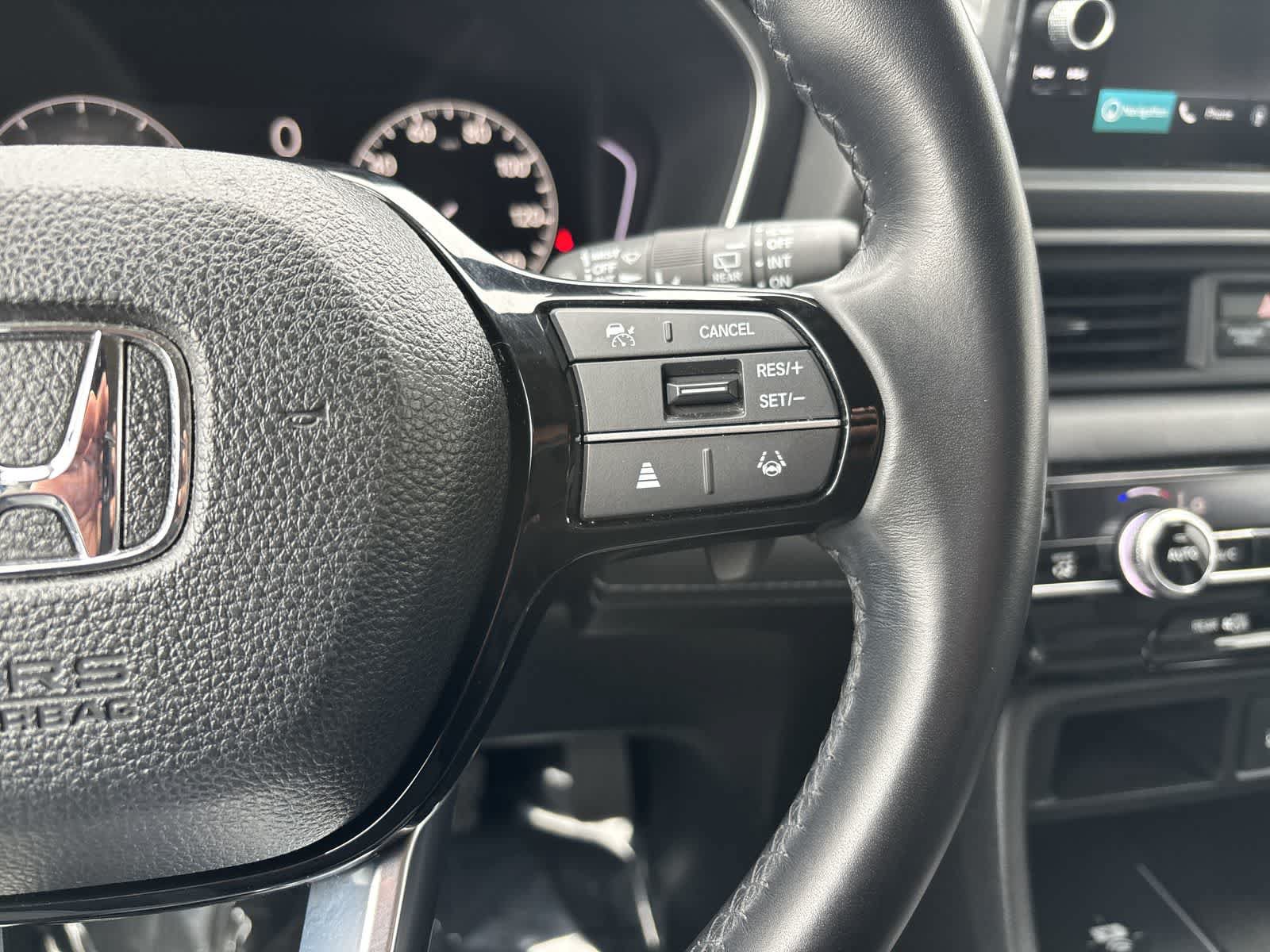 Used 2025 Honda Pilot Touring image 13