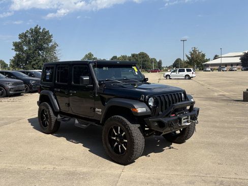 Used 2019 Jeep Wrangler Unlimited Sport S AWD/4WD image 2