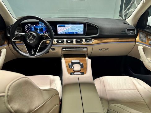 Certified 2024 Mercedes-Benz GLS 450 4MATIC image 9