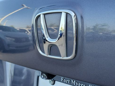 Used 2021 Honda Pilot EX image 9