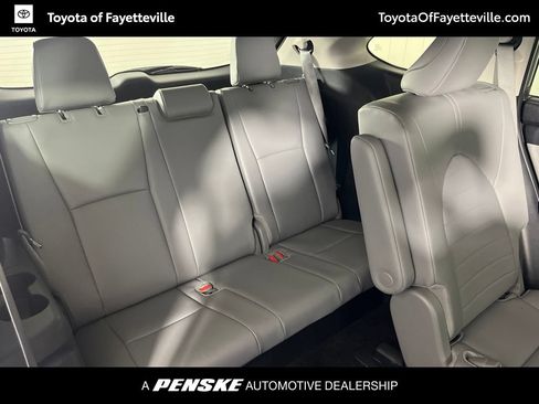 Certified 2026 Toyota Highlander XLE AWD/4WD image 11