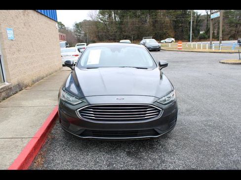 Used 2020 Ford Fusion SE image 1