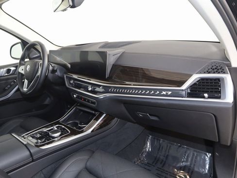 Used 2023 BMW X7 xDrive40i w/ Premium Package image 45