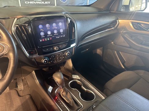 Used 2022 Chevrolet Traverse LT image 28
