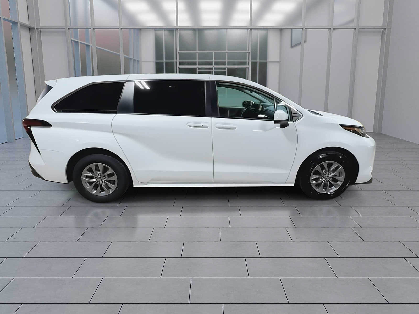 Certified 2022 Toyota Sienna LE FWD image 9